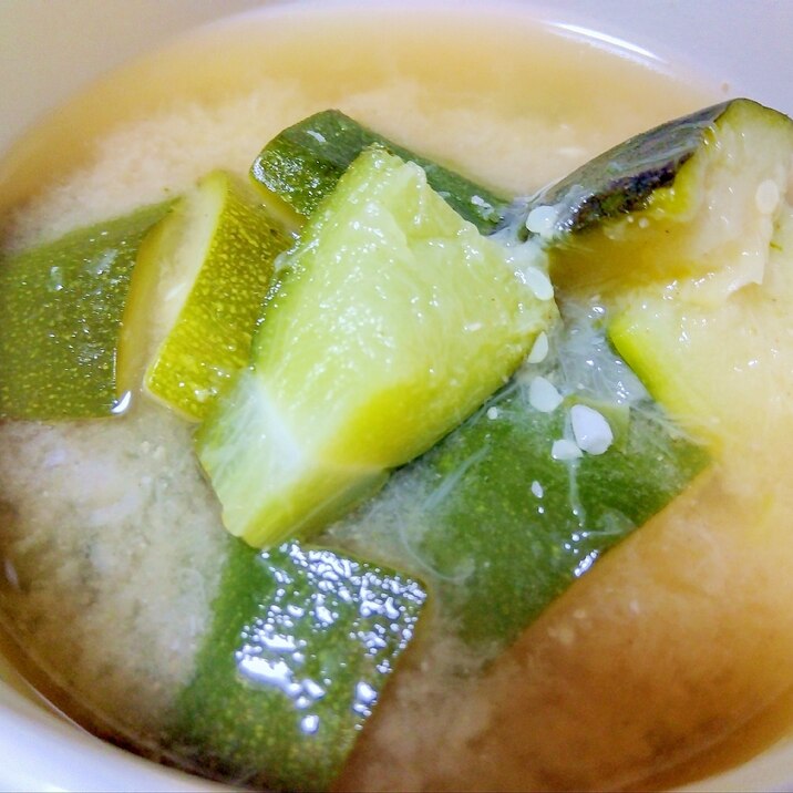 ズッキーニだけ味噌汁